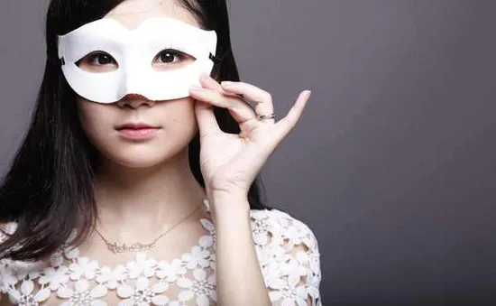 Thu Thảo - Người giấu mặt: Khéo léo hay giả tạo?